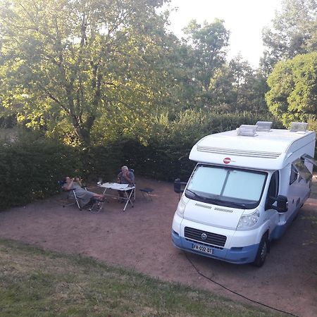 Camping Les Feuilles Chauffailles Exterior foto