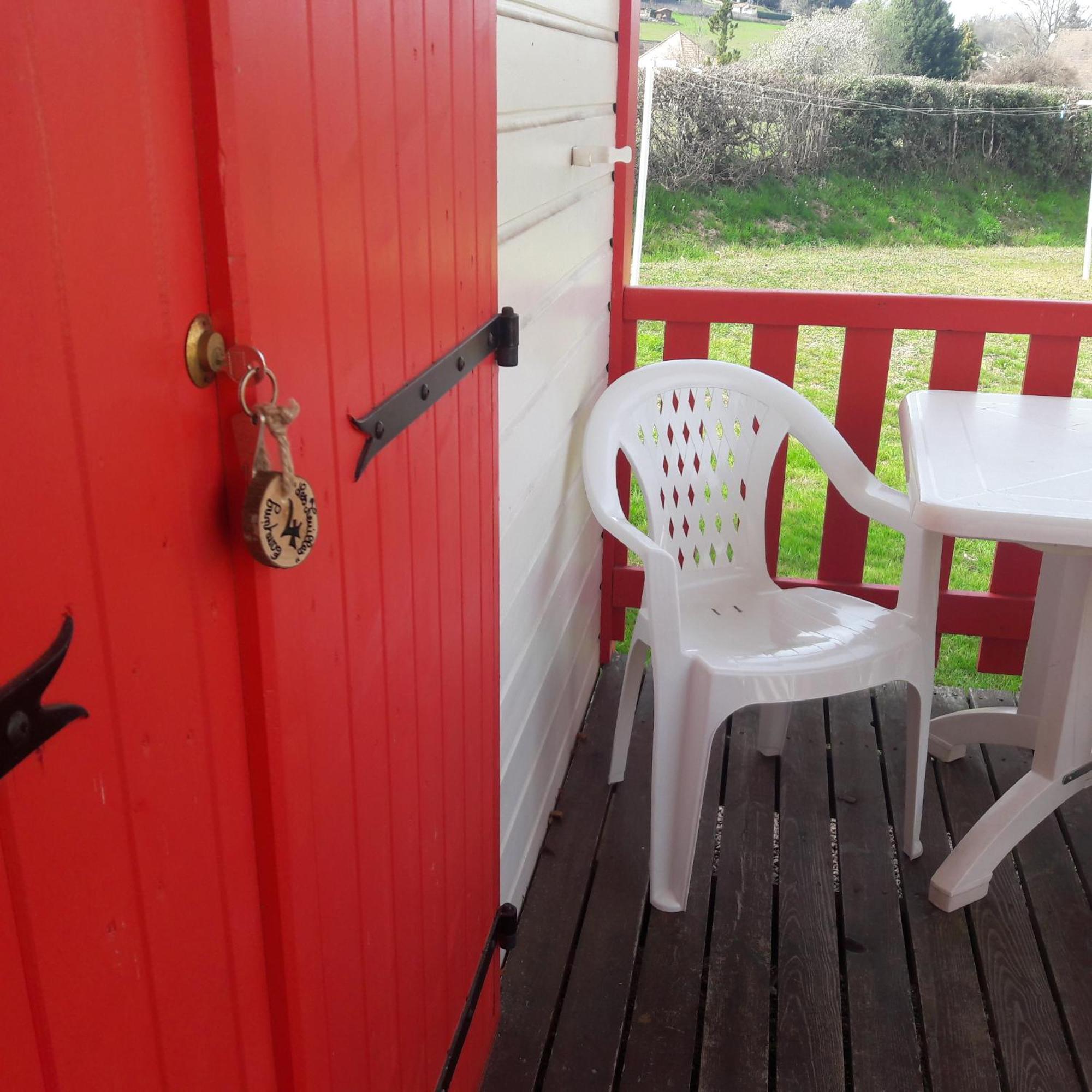 Camping Les Feuilles Chauffailles Exterior foto