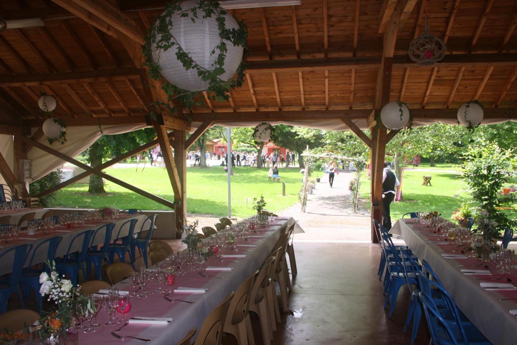 Camping Les Feuilles Chauffailles Exterior foto