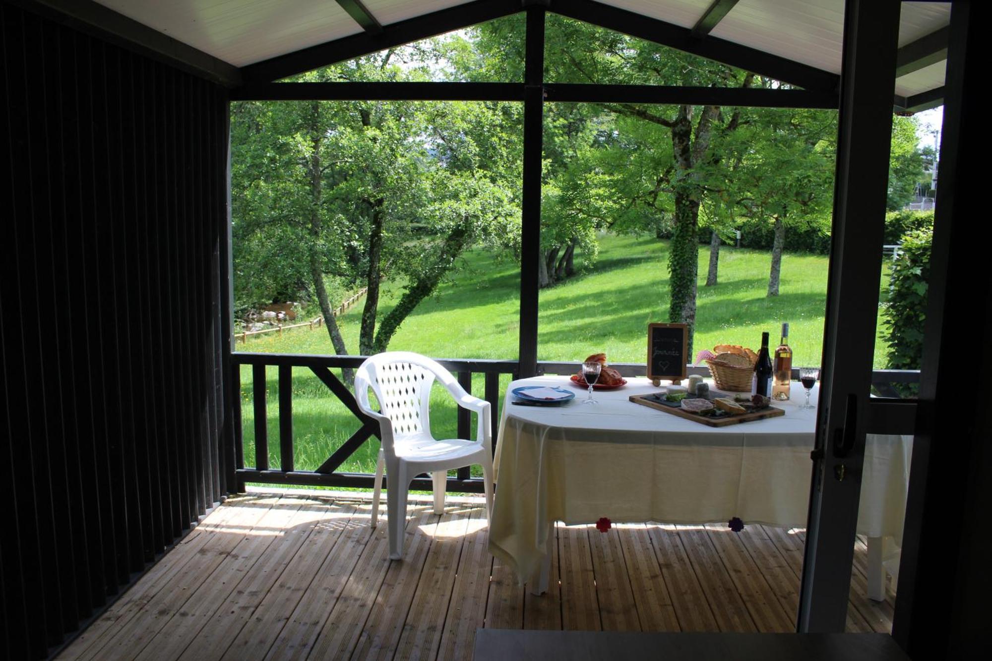 Camping Les Feuilles Chauffailles Exterior foto